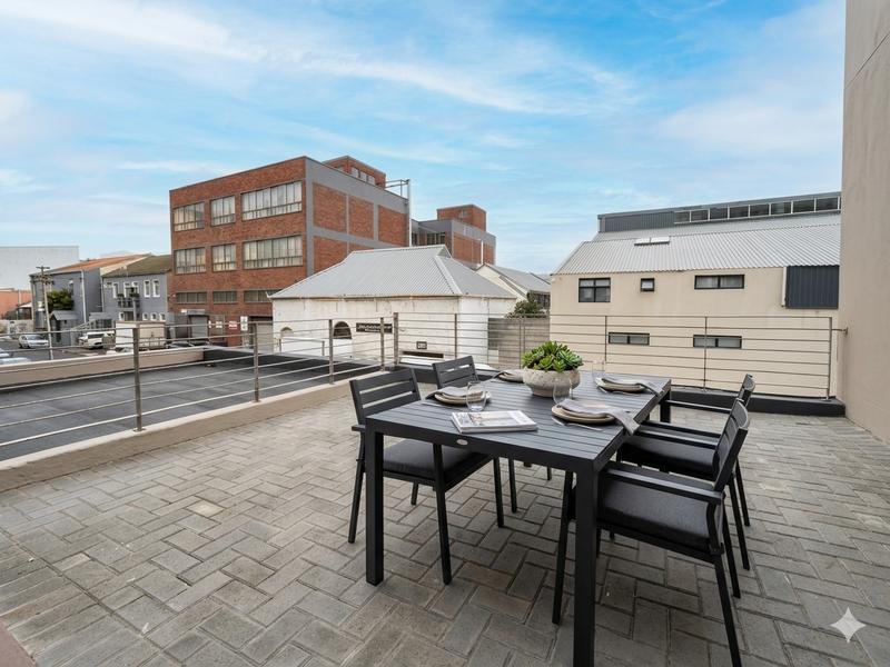1 Bedroom Property for Sale in Woodstock Western Cape